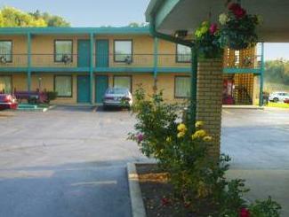 Village Inn Motel - Berrien Springs エクステリア 写真
